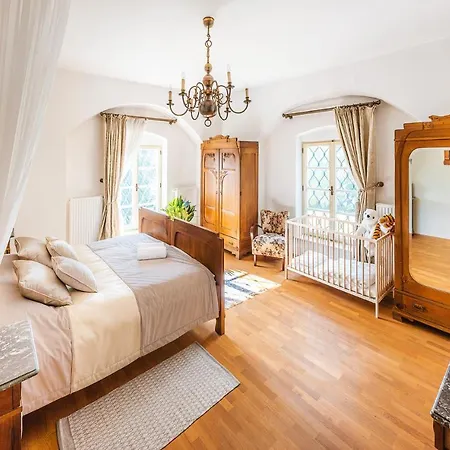 Chateau Hotel 4*