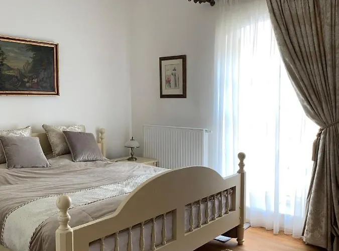 Chateau Szálloda